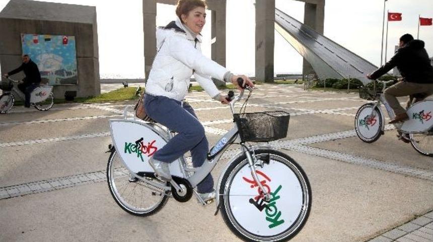 Karşıyaka Sahilleri Karbis&rsquo;le Şenlendi