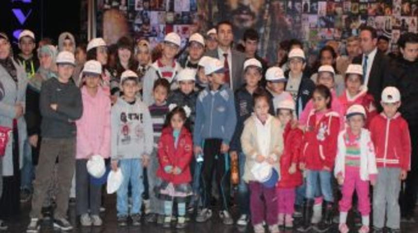 Sarı&ccedil;am Belediyesi &Ouml;ks&uuml;z Ve Yetimleri Sinemayla Buluşturdu