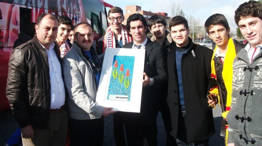 Servergazi Liseleri&rsquo;nden Arda Turan&rsquo;a Değerler Platformu &Ouml;d&uuml;l&uuml;