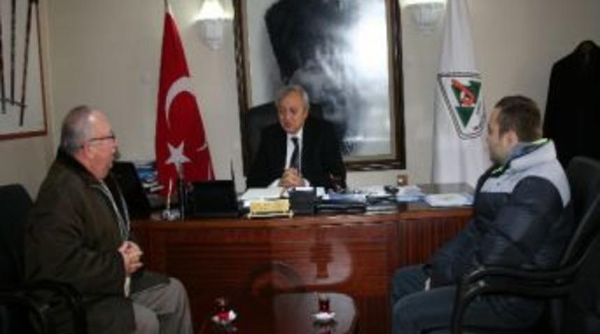 Belediye Başkanı Semerci'den Okul Takımlarına Destek