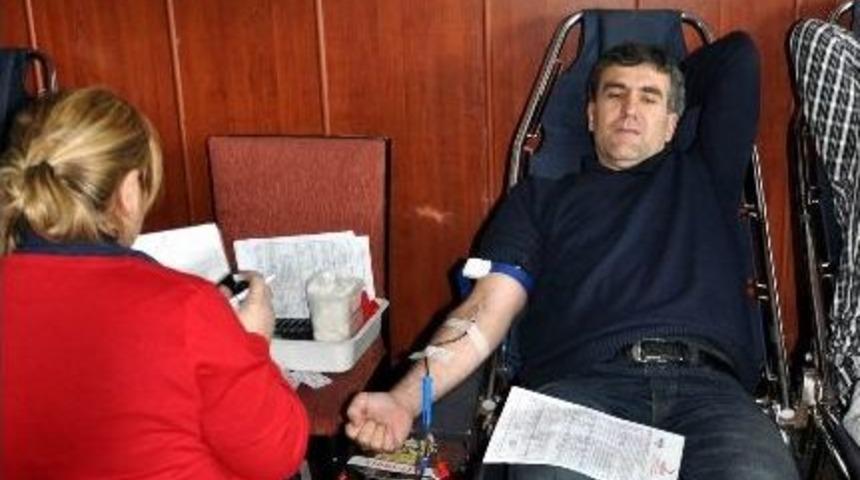 Galatasaraylılar Kan Bağışında Bulundu