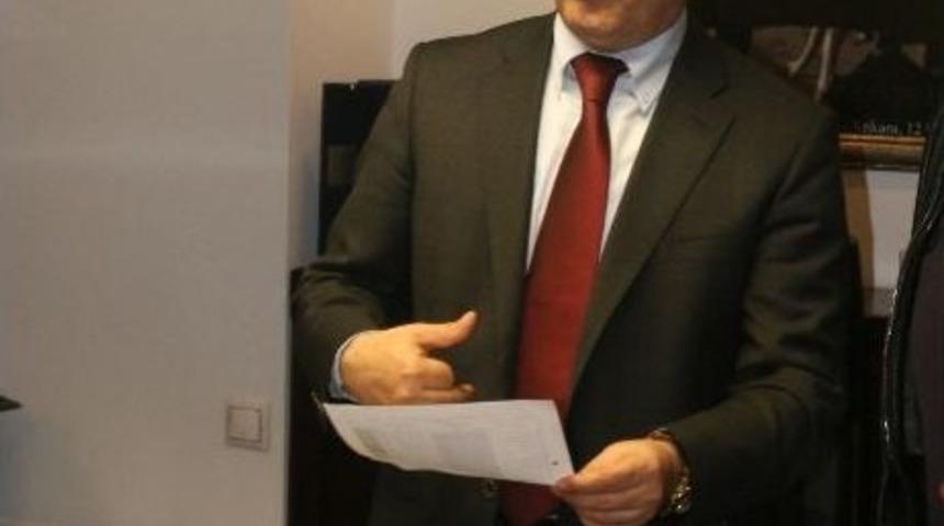 İzmir Ticaret Odası Emniyete 25 Ara&ccedil; Hibe Etti