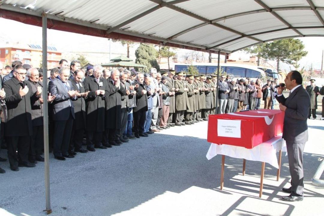 &Uuml;steğmen Karaağa&ccedil;, Erzincan&rsquo;da Toprağa Verildi
