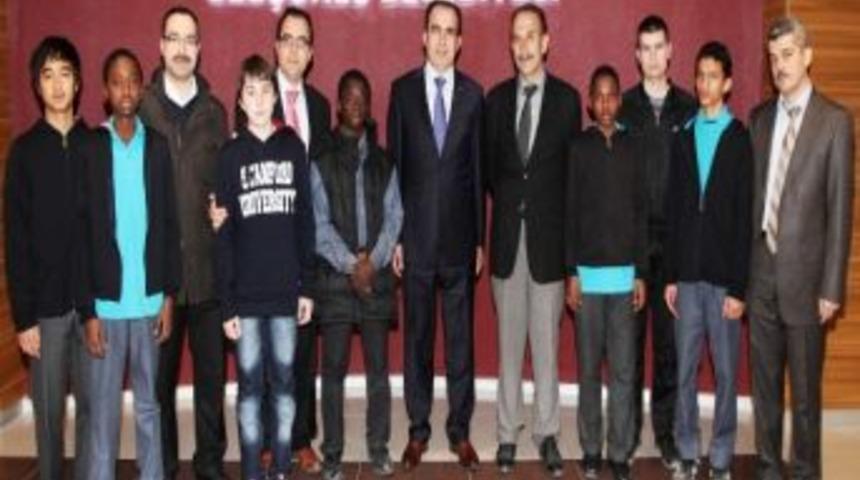 Yabancı &Ouml;ğrencilerden, Başkan Altay&rsquo;a Ziyaret