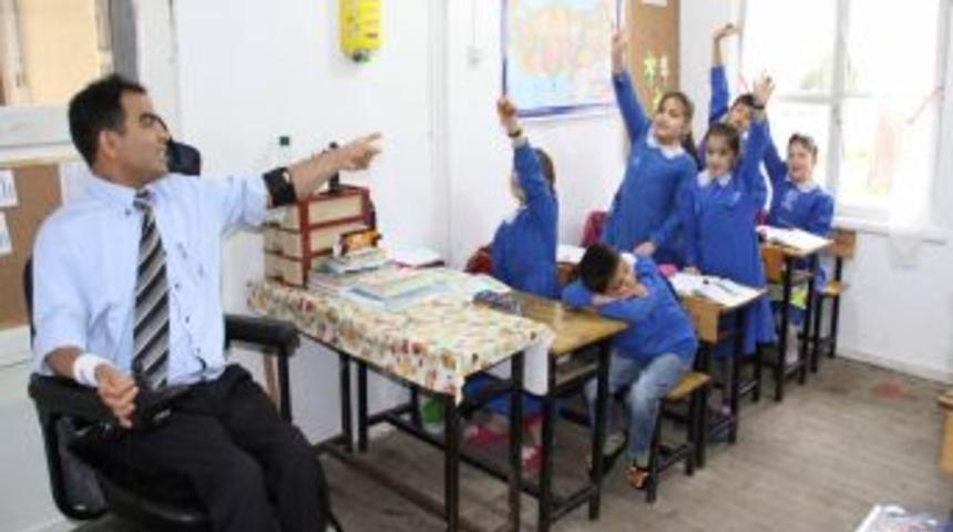 'Başbakan'ın A&ccedil;ıkladığı 'bal Gibi Engelli &Ouml;ğretmen' &Ccedil;arşamba'da G&ouml;rev Yapıyor