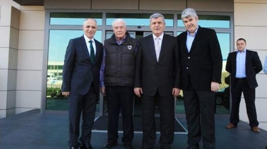 Karaosmanoğlu Fabrika Ziyaretlerini S&uuml;rd&uuml;r&uuml;yor