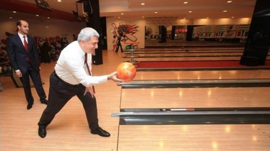 Karaosmanoğlu'nun Bowling Keyfi