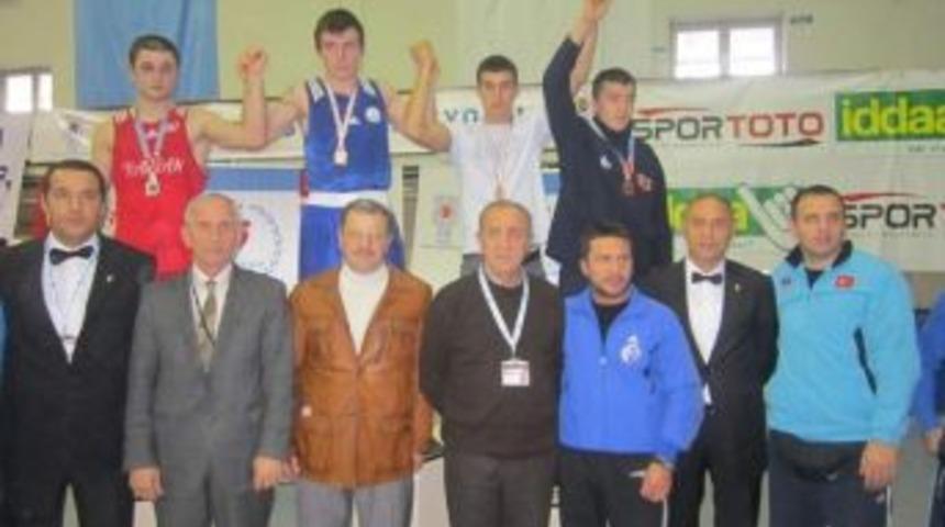 Kağıtspor'lu Boks&ouml;rler Ringi Salladı