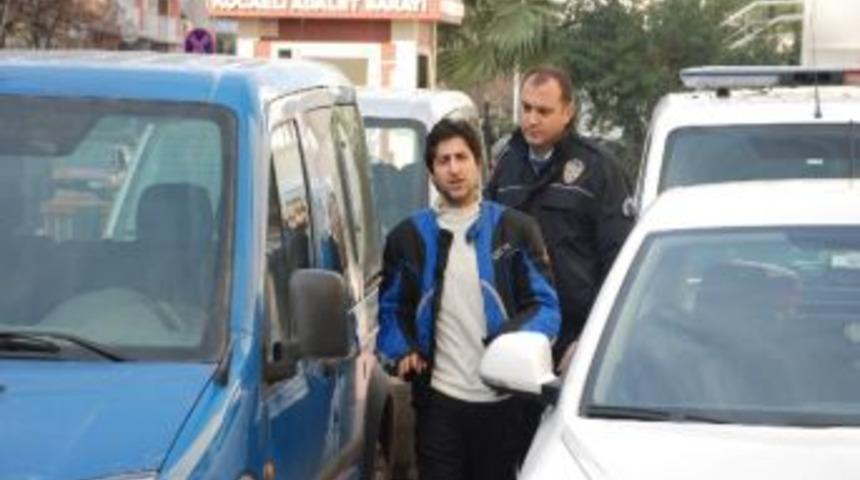 Kavga Ettiği Amcasının Evini Yaktı