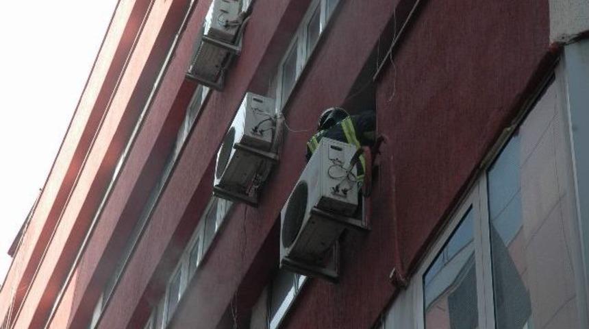 Denizli'de İşyerinde &Ccedil;ıkan Yangın Korkuttu