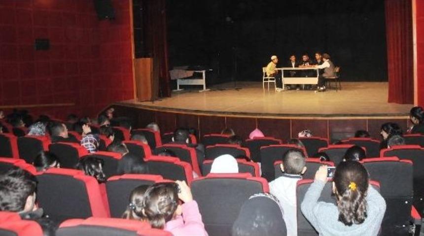 Şırnak'ta 'sesini Duyur Şırnak' Oyunu Sergilendi
