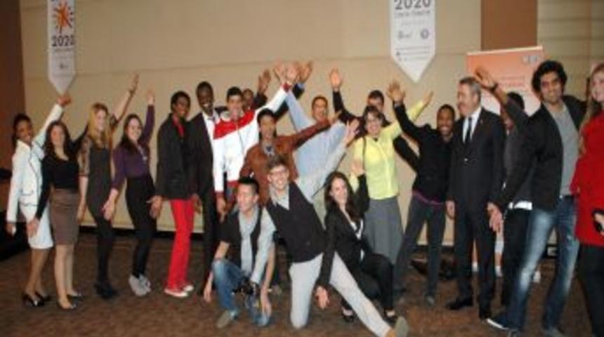 İzmir&rsquo;deki Yabancı &Ouml;ğrencilerden EXPO Desteği