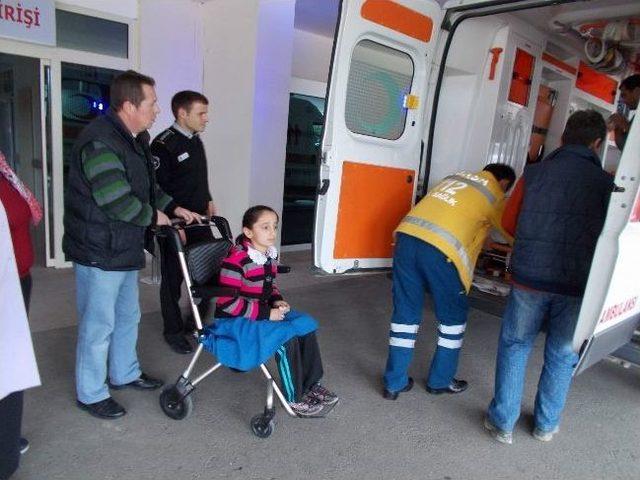 İlkokul &Ouml;ğrencilerine Araba &Ccedil;arptı 2