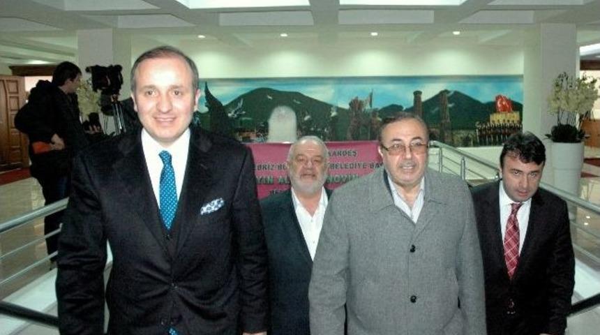 Erzurum B&uuml;y&uuml;kşehir Belediye Meclisi, Tebriz Belediye Başkanı Novin&rsquo;e &ldquo;fahri Hemşehrilik Beratı&rdquo; Verdi