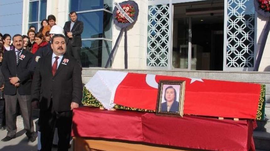 Kırşehir Ağır Ceza Mahkemesi Üyesi Hakim Hanife Kurt Vefat Etti