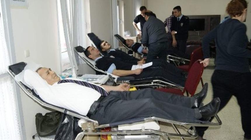 Kırşehir Polis Meslek Y&uuml;ksek Okulu&rsquo;ndan Kızılay&rsquo;a Kan Bağışı