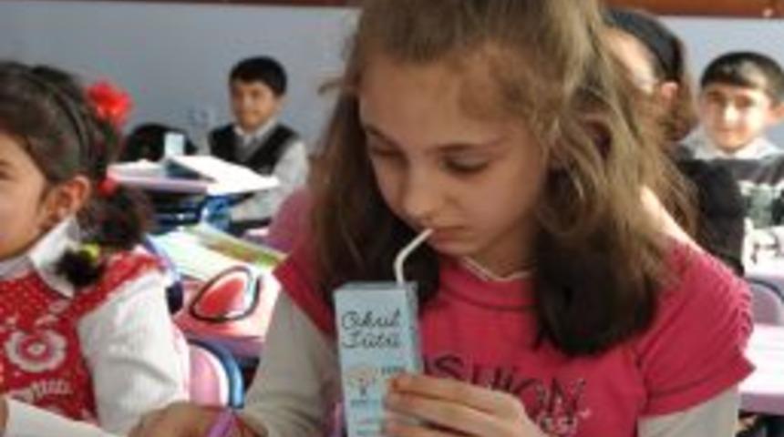 Erzurum&rsquo;da 71 Bin &Ouml;ğrenciye Okul S&uuml;t&uuml; Dağıtılıyor