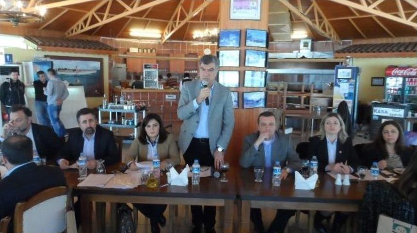 Chp İzmir &Ouml;rg&uuml;t Fo&ccedil;a&rsquo;da Toplandı