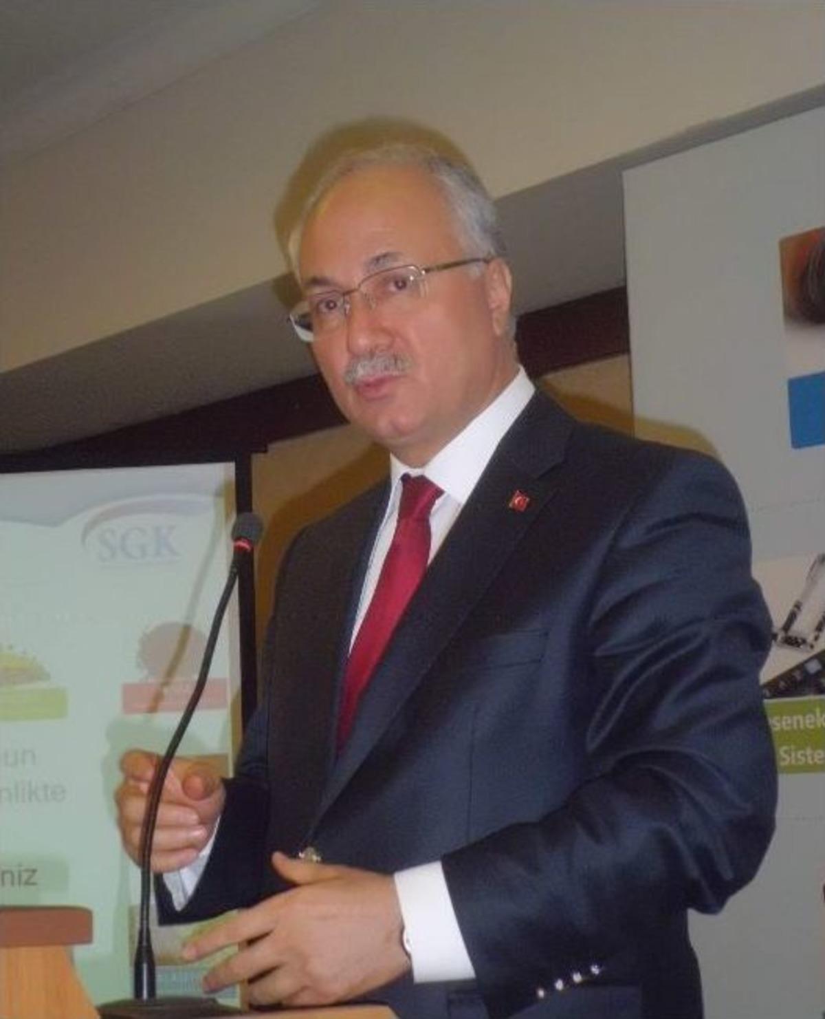 Manisa&rsquo;da 'sosyal G&uuml;venlik Reformu' Konferansı