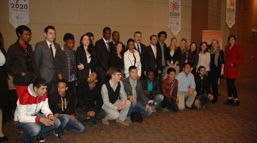 Yabancı &Ouml;ğrencilerden İzmir&rsquo;e Expo Desteği