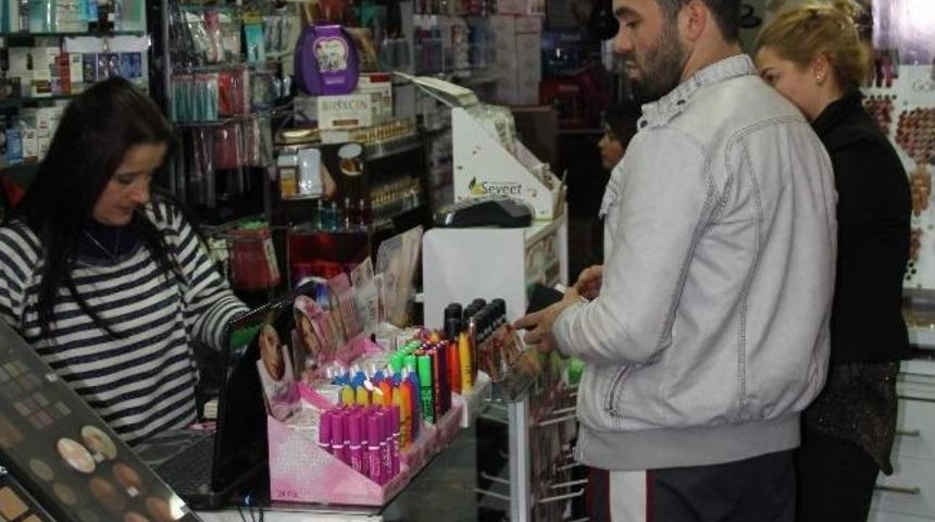 Sevgililer G&uuml;n&uuml;'nde Hediyeler, İthal Parf&uuml;mler Oldu