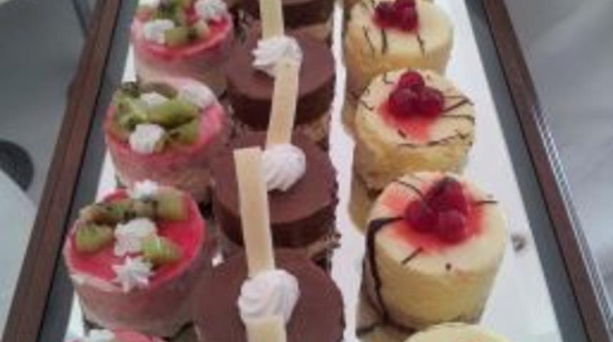 Bayat Ekmekten 30 &Ccedil;eşit Yemek Ve Pasta Yaptılar