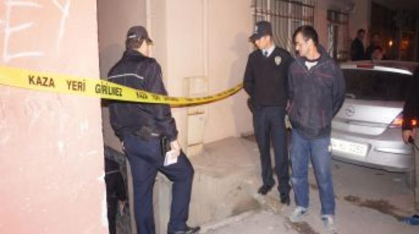 Lise &Ouml;ğrencisi Kız Silahla Vurularak &Ouml;ld&uuml;r&uuml;ld&uuml;