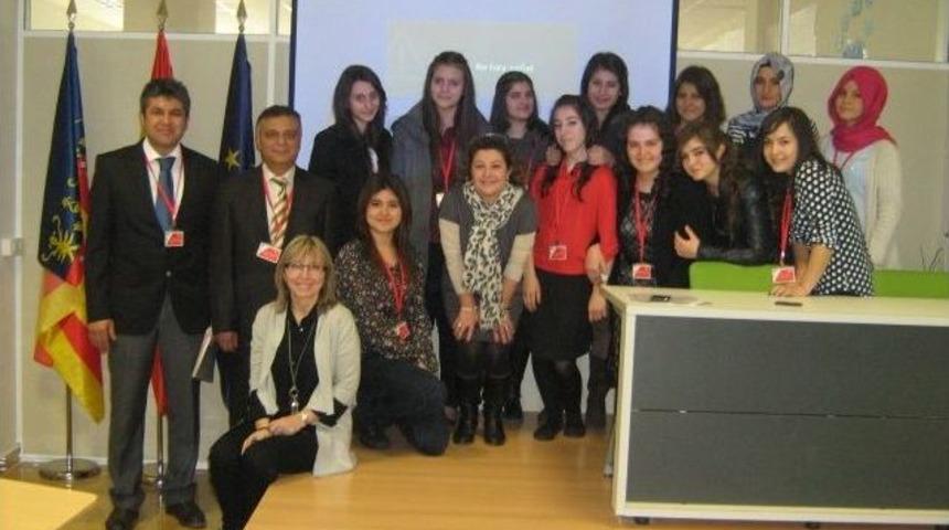 &Ccedil;ocuk Gelişimi Ve Eğitimi B&ouml;l&uuml;m&uuml; &Ouml;ğrencileri, Avrupa&rsquo;daki Okul &Ouml;ncesi Eğitim Sistemini İnceledi