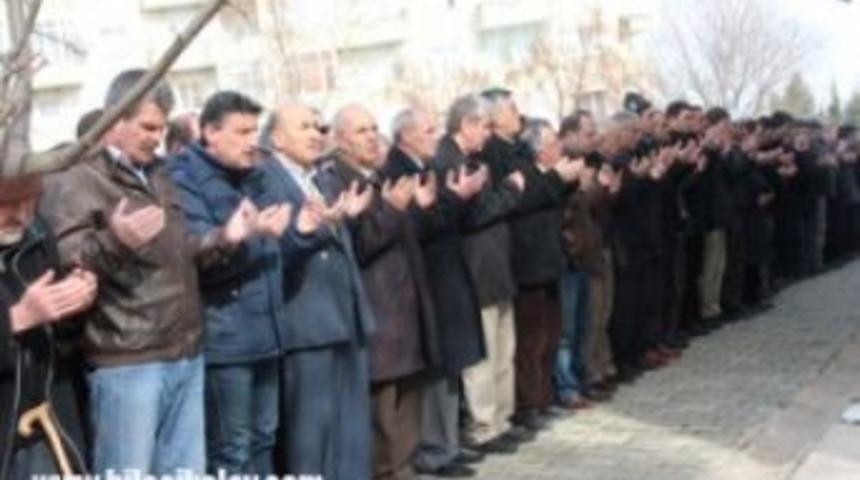 Acınızı paylaşıyor, baş sağlığı diliyoruz