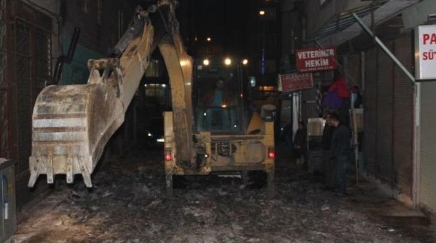 Erzurum&rsquo;da Ekipler Kar Mesaisi Yaptı