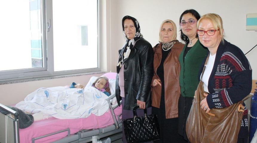 Hastanede Tedavi G&ouml;ren Kimsesiz Ve Yaşlı Hastalar Tıraş Edildi