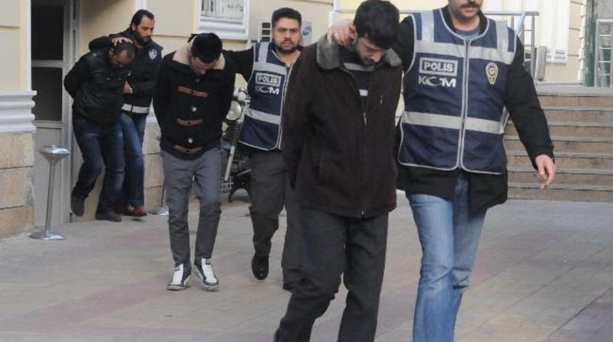 Sokak Satıcılarına Darbe