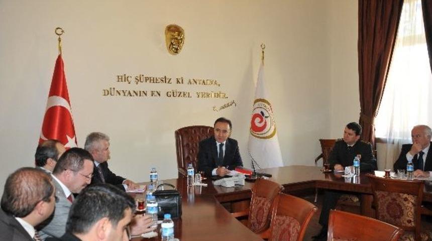 Antalya&rsquo;da Akaryakıt Ka&ccedil;ak&ccedil;ılığı İle M&uuml;cadele Toplantısı