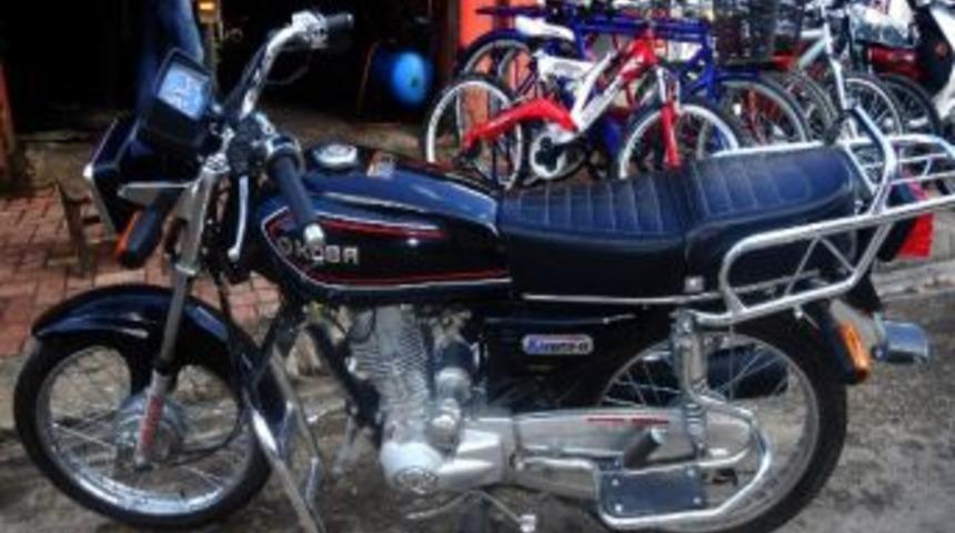 Motosiklet &Ccedil;alan Yaşı K&uuml;&ccedil;&uuml;k Hırsız Yakalandı