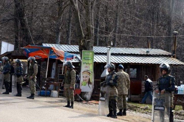 Uludağ Yolunda Kaçak İki Kafeterya Yıkıldı G5