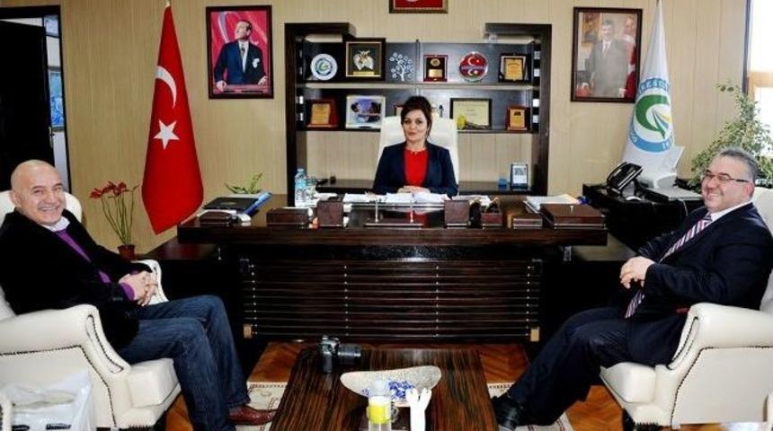 Rekt&ouml;r Attar'a Hekim S&uuml;t Y&ouml;neticilerinden Ziyaret