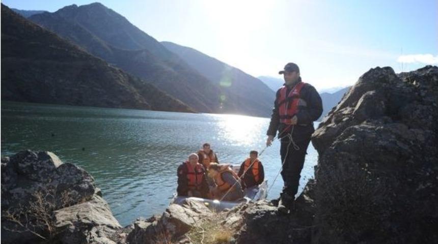 Artvin&rsquo;de Mahsur Kalan Atları Kurtarma Operasyonu