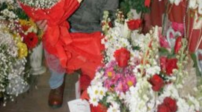 Sevgililer G&uuml;n&uuml;'nde En &Ccedil;ok &Ccedil;i&ccedil;ek&ccedil;iler Sevindi