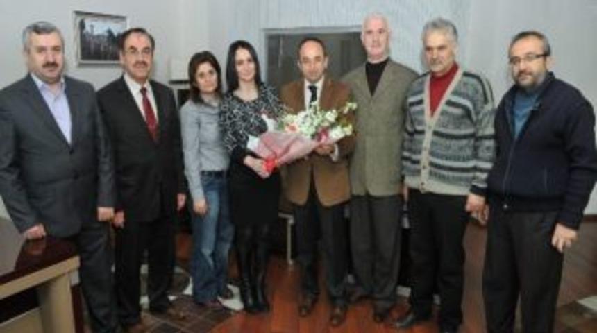 Başkan Yardımcısı &Uuml;z&uuml;lmez Artvinliler Derneğini Ağırladı