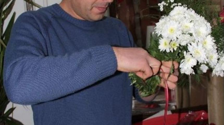 &Ccedil;i&ccedil;ek&ccedil;ilerde 14 Şubat Yoğunluğu