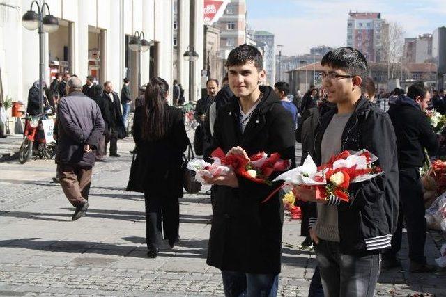 Çiçekçilerde 14 Şubat Yoğunluğu