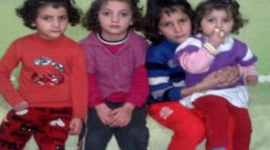 Anne-babasının Terk Ettiği 4 &Ccedil;ocuğa Engelli Amcaları Bakıyor