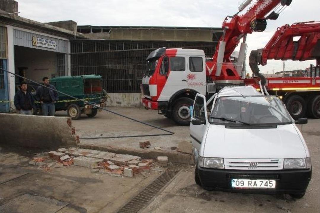 Nazilli Ve Buharkent&rsquo;te Trafik Kazası; 2 &Ouml;l&uuml;, 3 Yaralı