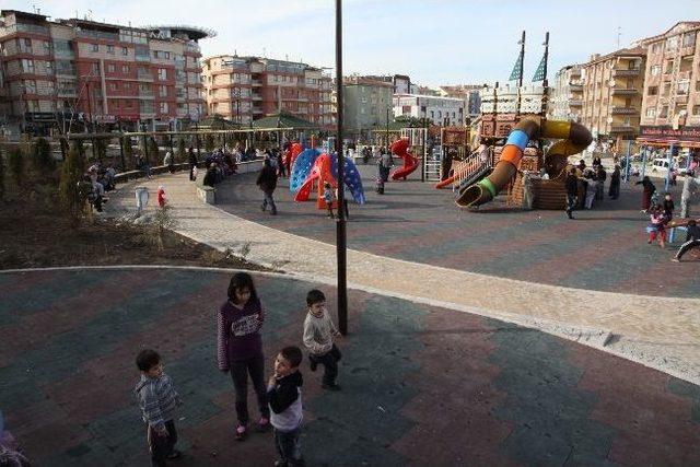Halk Pazarı Yerine Yapılan Parka Büyük İlgi 1