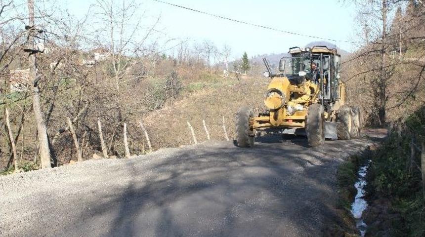Giresun İl &Ouml;zel İdaresi İyi Giden Hava Şartlarını Yol &Ccedil;alışmalarını S&uuml;rd&uuml;rerek Değerlendiriyor
