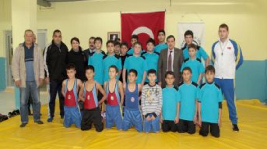 Sarı&ccedil;am Belediyesi Alt Yapı G&uuml;reş&ccedil;ilerinden B&uuml;y&uuml;k Başarı