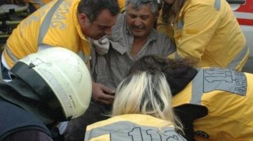 İnşaat İskelesi &Ccedil;&ouml;kt&uuml;: Biri Ağır, 2 Yaralı