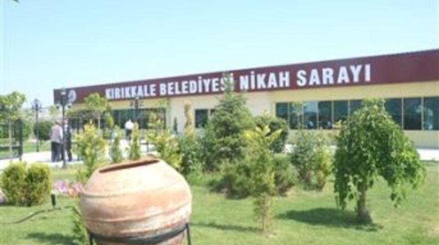 14 Şubat&rsquo;ta 15 nikah