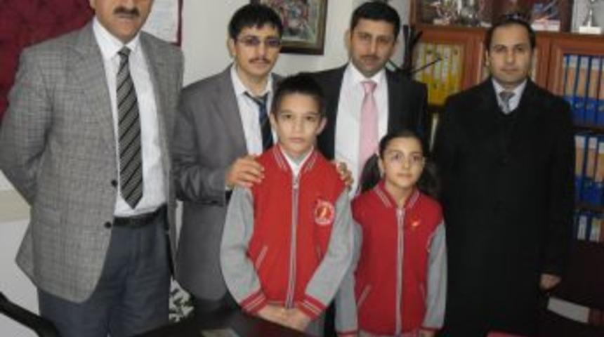 Dereceye Giren &Ouml;ğrenciler Hediyelerini Aldı