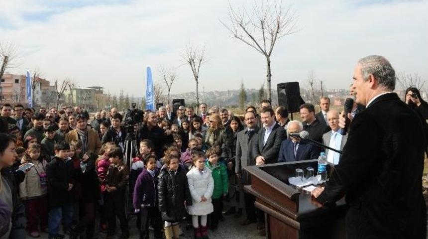 Bursa&rsquo;yı Minik Eller Yeşertiyor